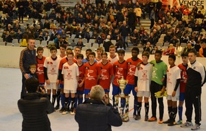 TOURNOI EN SALLE DE LA ROCHE VF : DU BEAU JEU , DU FAIR PLAY ET DE LA CONVIVIALITÉ