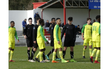 U17 ELITE : LES CANARIS ONT LAISSÉ DES PLUMES À FERRÉ 