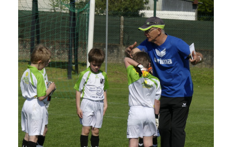 PLATEAU U9 : DU SOLEIL , DU JEU ET DE LA BONNE HUMEUR !