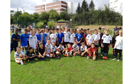 LES U11 DE LA ROCHE VF ET DES ROBRETIERES S’ENTRAÎNENT ENSEMBLE