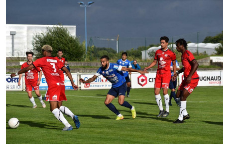 Vendée Poiré Football - La Roche VF : retour en images